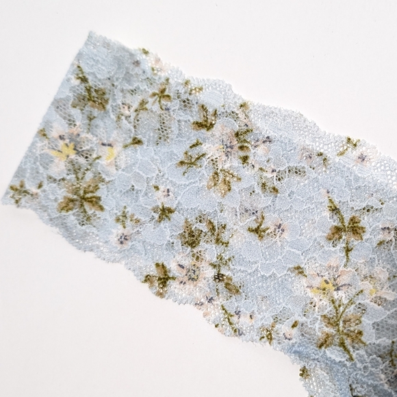 Victoria's Secret the Lacie Thong Panty Women Medium NEW Lace Underwear floral - Picture 5 of 8